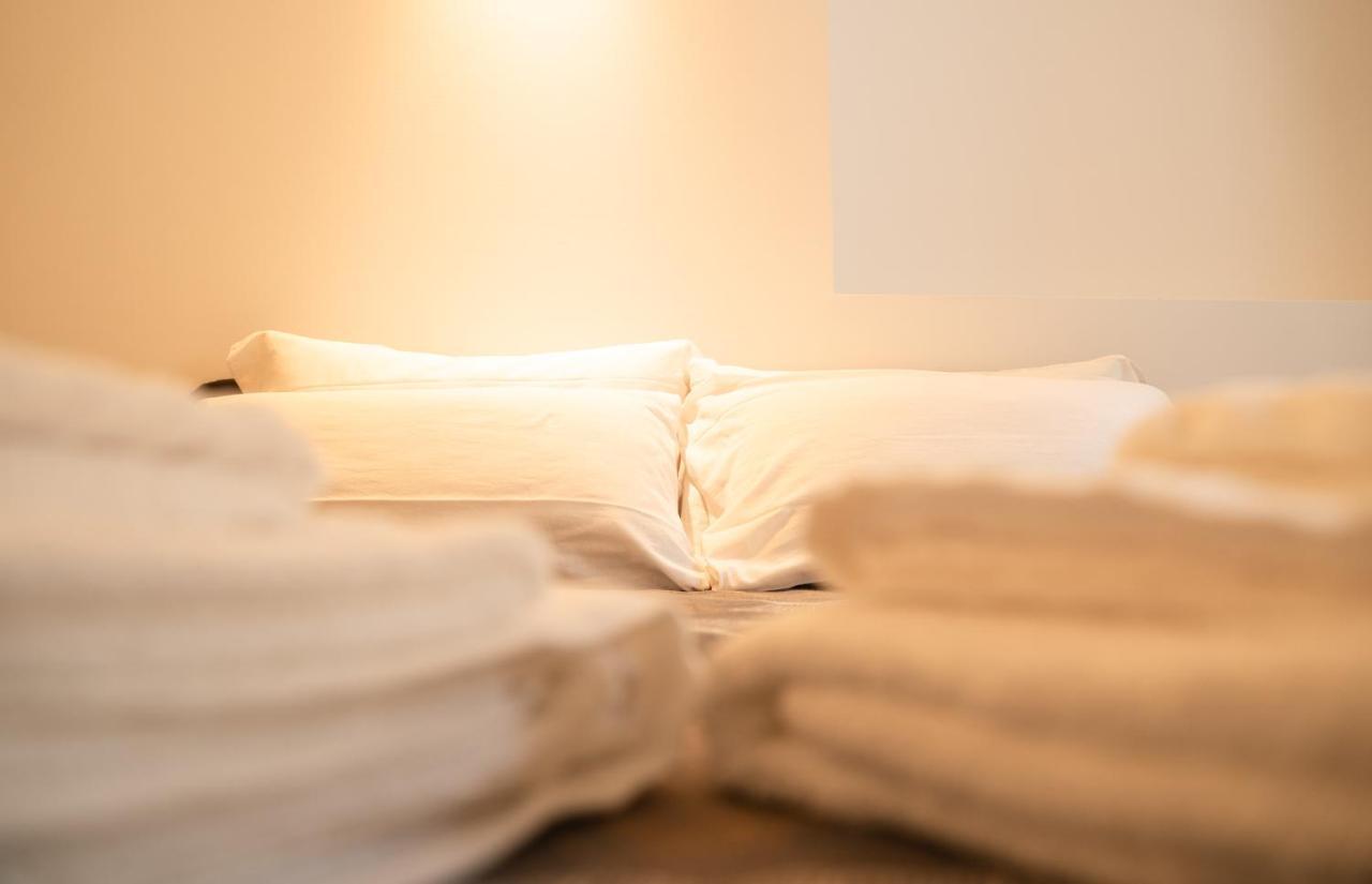 Piazza XX Settembre - Feel The Centre Apartment Lecco Bagian luar foto