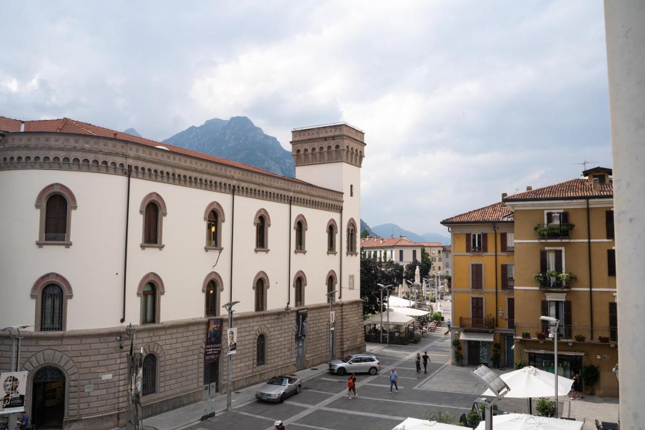Piazza XX Settembre - Feel The Centre Apartment Lecco Bagian luar foto